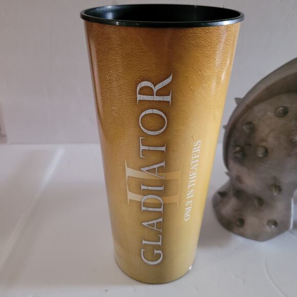 Gladiator Cup 32oz with Helmet Lid - Like New! - Picture 6 of 10